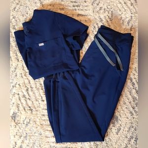 Figs navy catarina top and zamora jogger